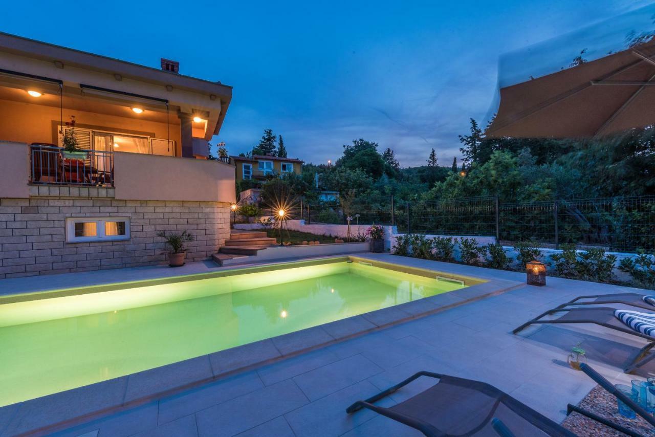 Apartments Jelavic Sutomiscica エクステリア 写真