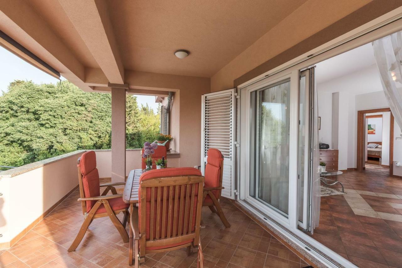Apartments Jelavic Sutomiscica エクステリア 写真