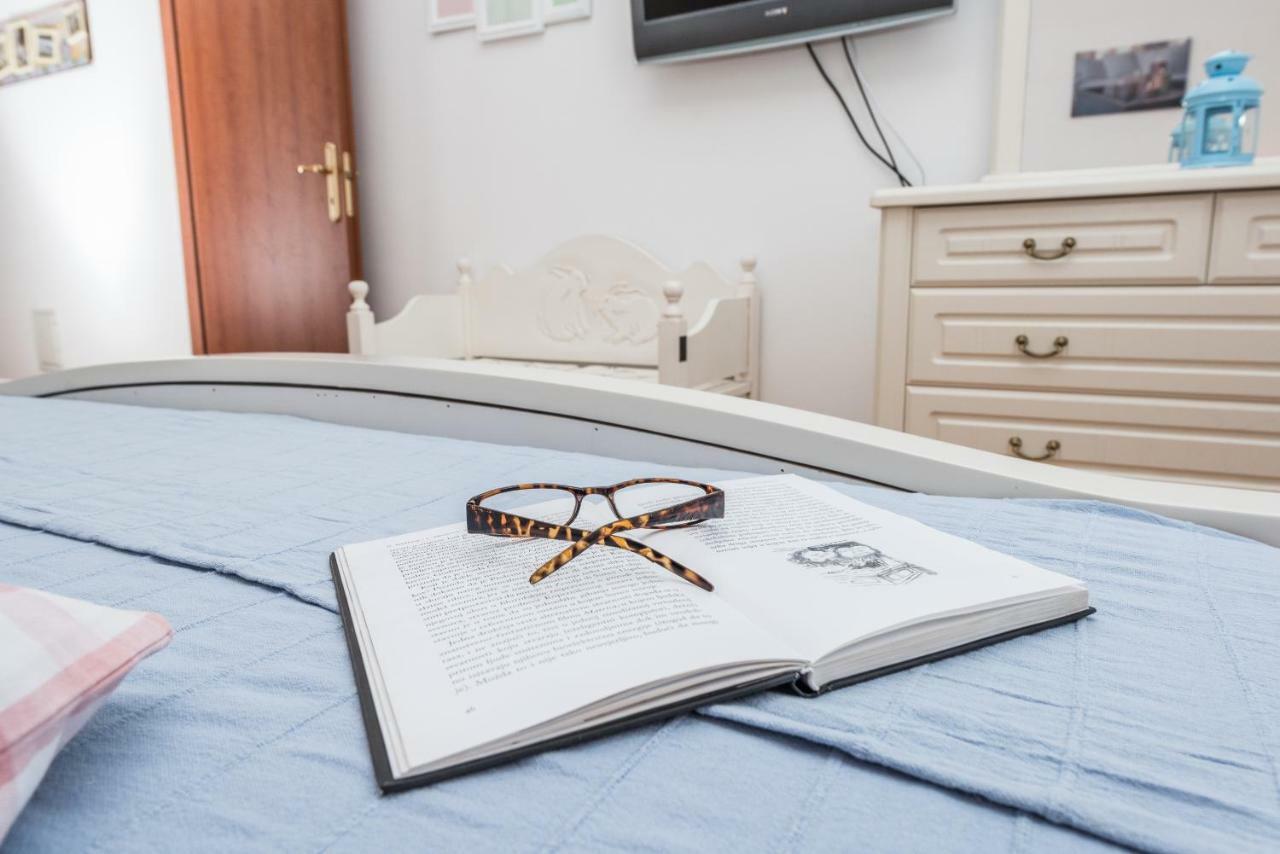 Apartments Jelavic Sutomiscica エクステリア 写真