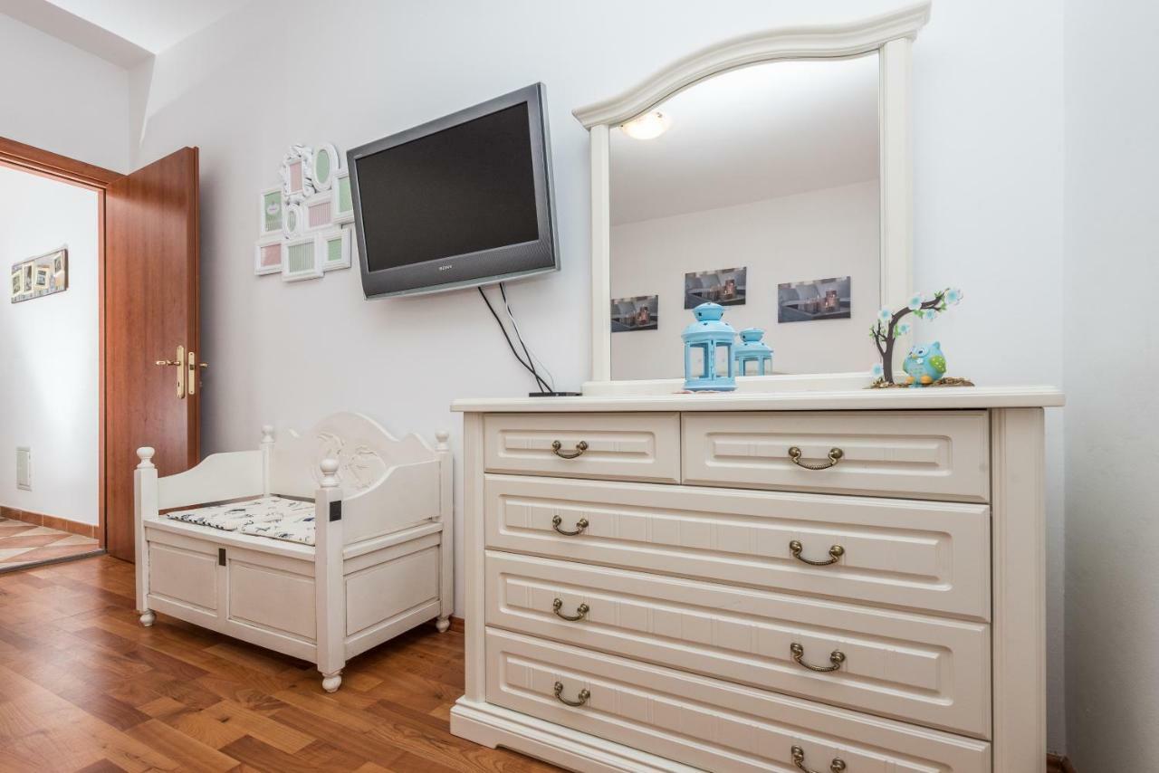 Apartments Jelavic Sutomiscica エクステリア 写真