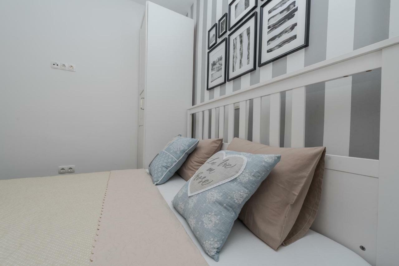Apartments Jelavic Sutomiscica エクステリア 写真